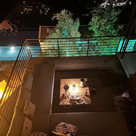 Sweet - Two Stylish 1-bedroom With Sea View