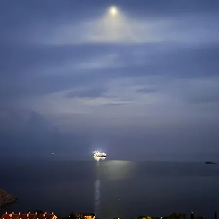 Sweet - Two Stylish 1-bedroom With Sea View Appartamento *